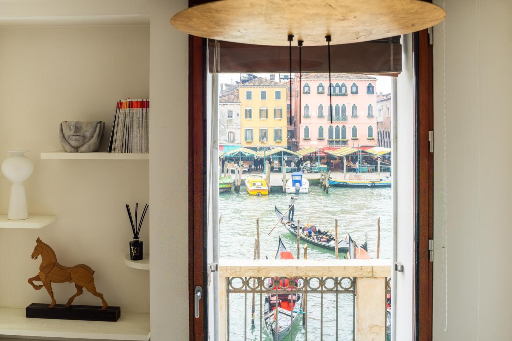 Grand Canal Luxury Apartment With Terrace R&R Венеція Екстер'єр фото